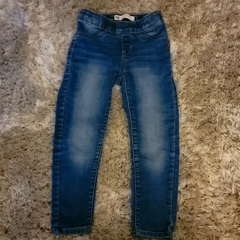 Jeans - Picture 1 of 3